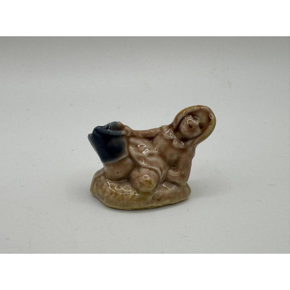 Vintage Wade Whimsies  Jill Nursery Rhyme Series Blue bucket Figurine